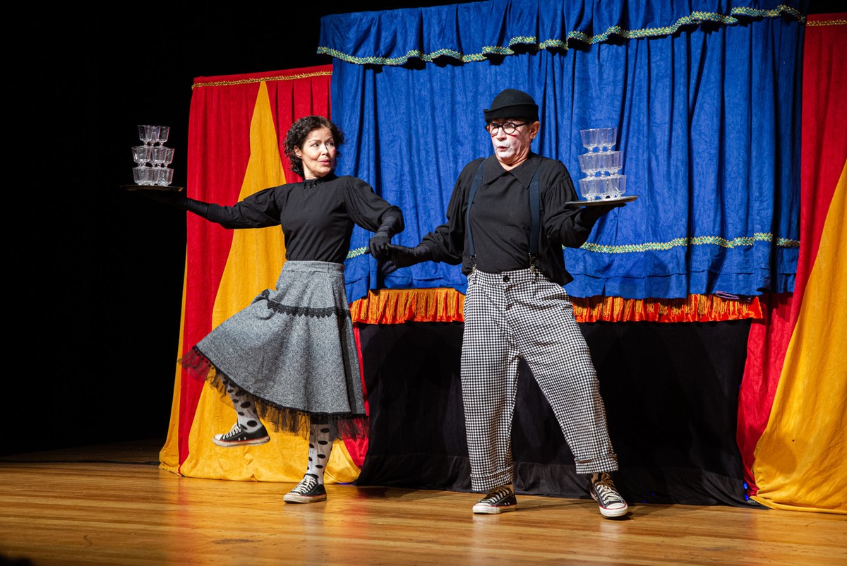 Espetáculo presta homenagem ao universo circense através da manipulação de bonecos | Presidente Prudente e Região