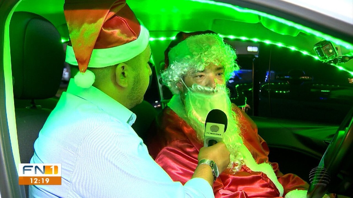 Motorista de aplicativo espalha o encanto do Natal com carro do Papai Noel em Presidente Prudente