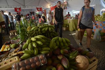 Rio de Janeiro (RJ) 18/12/2023 – Abertura da 15ª Feira da Reforma Agrária, de produtos agrícolas de assentados e acampados ligados ao MST e cooperativas, no Largo da Carioca. Foto: Fernando Frazão/Agência Brasil