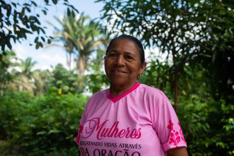 Tocantins 27/12/2023 Quebradeiras de babaçu no TO melhoram produção, mas convivem com ameaças.  Quebradeira, Maria do Socorro. Fotos Ingrid Barros.