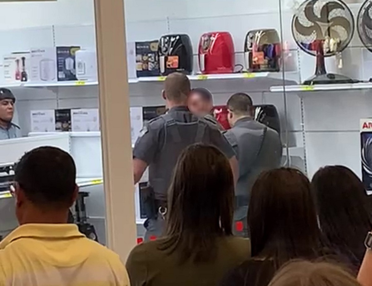 Homem é detido ao tentar furtar celular em loja de departamentos, em Presidente Prudente
