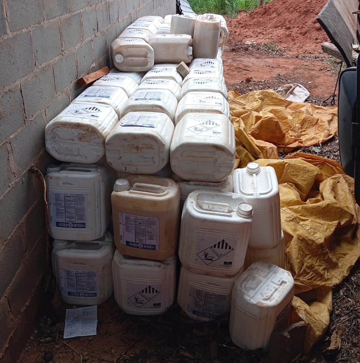 Trabalho conjunto entre policiais de SP e do PR prende assaltantes e recupera carga roubada de insumos agrícolas avaliada em R$ 200 mil