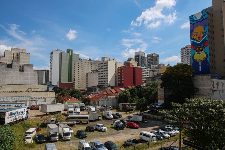 São Paulo (SP), 23/12/2023 - Terreno ao lado do Teatro Oficina disputado para que seja transformado no Parque do Rio Bixiga, na região central da capital paulista. Foto: Rovena Rosa/Agência Brasil