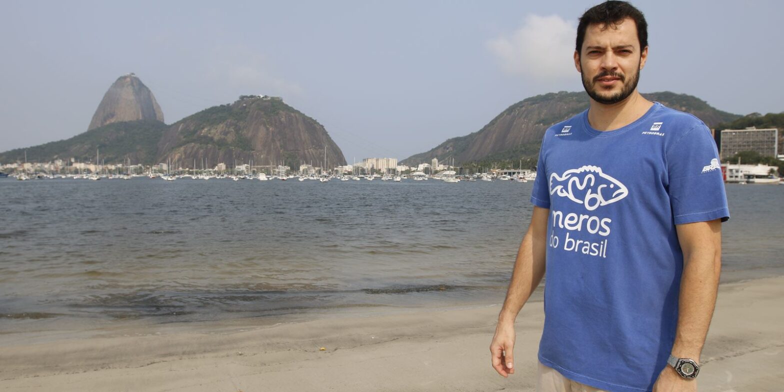 Mutirão limpa praias, lagos e parques em 12 cidades