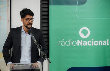 Brasília (DF), 11/03/2024, - Cerimônia de celebração pelos 50 anos do Parque do Rodeador, um do maiores complexos de transmissão radiofônica do país, incluindo os transmissores em ondas curtas (OC) da Rádio Nacional da Amazônia. Na foto discursando o presidente da EBC, Jean Lima. Foto: Rafa Neddermeyer/Agência Brasil