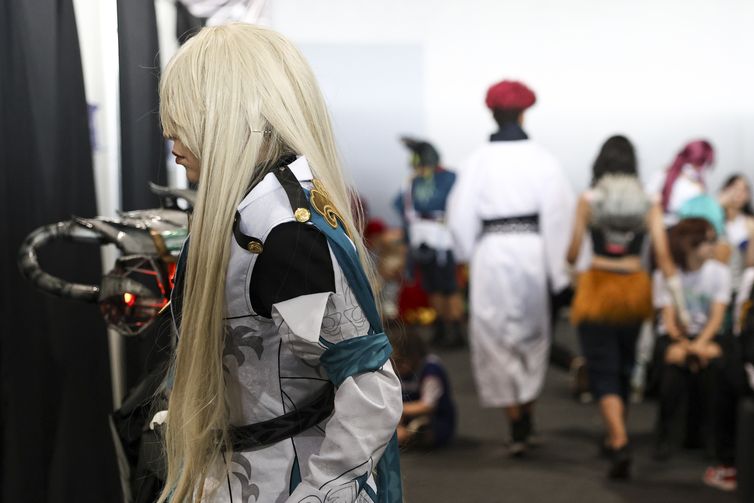 Brasília (DF), 20/04/2024 - Fãs da cultura oriental se fantasiam em camarim durante o Anime Summit, maior evento otaku e geek do Centro-Oeste. Foto: Marcelo Camargo/Agência Brasil