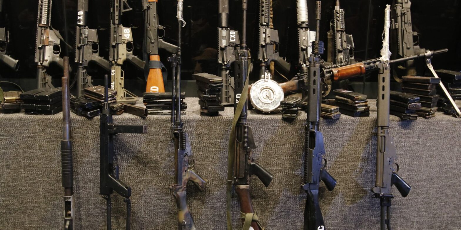 Militares do Bope vão receber bônus de R$ 5 mil por apreensão de fuzis