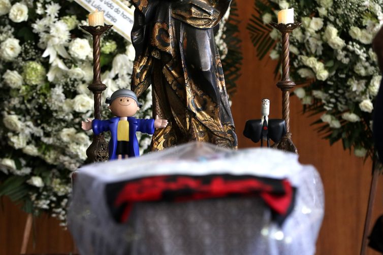 Tânia Rêgo/Agência Brasil Rio de Janeiro (RJ), 07/04/2024 - Familiares, amigos e fans se despedem do cartunista Ziraldo em velório, no Museu de Arte Moderna do Rio de Janeiro(MAM). Foto: Tânia Rêgo/Agência Brasil