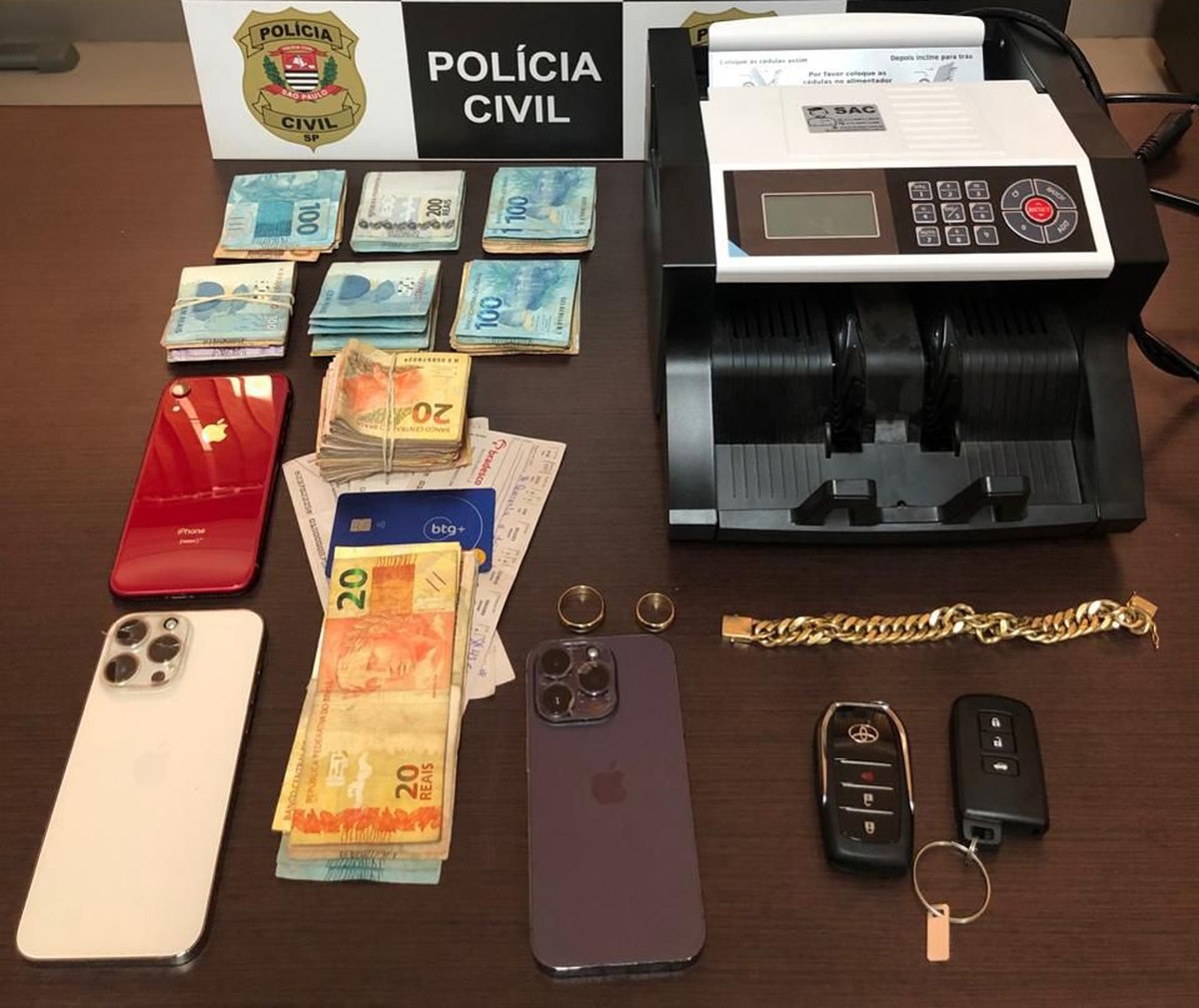Operação policial prende suspeito de integrar facção criminosa e apreende mais de R$ 100 mil, joias e caminhonete de luxo | Presidente Prudente e Região