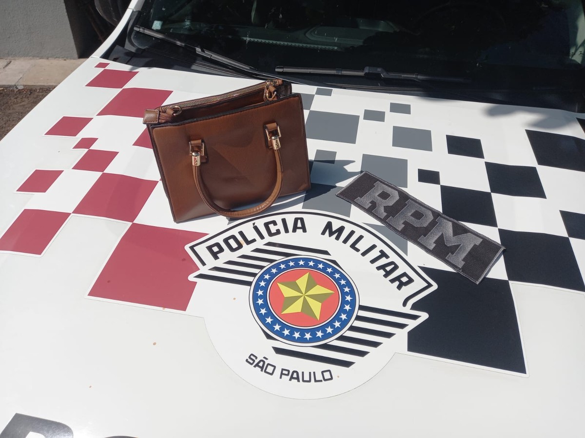 Idosa de 65 anos é presa após furtar bolsa em estabelecimento comercial, em Dracena