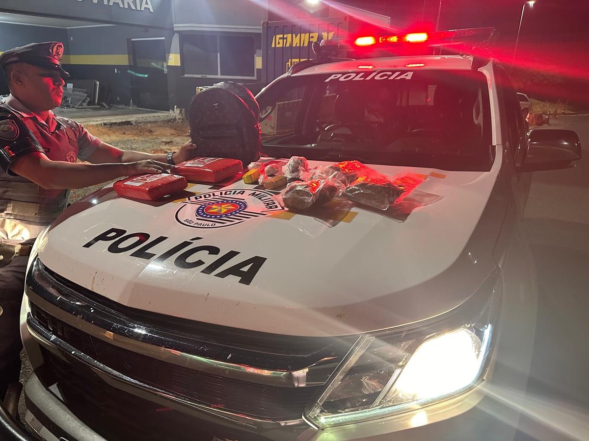 Com tabletes de maconha escondidos em mochila, homem é preso por tráfico de droga na Rodovia Raposo Tavares