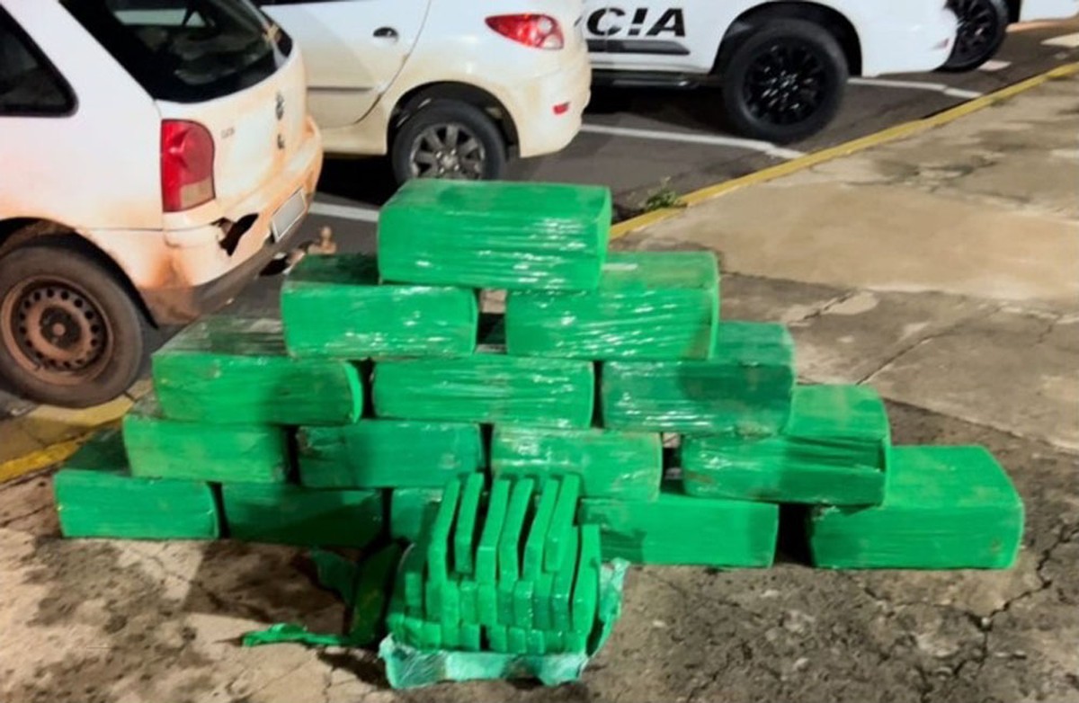 Trio envolvido no transporte de mais de 340kg de maconha é preso em flagrante em Presidente Epitácio