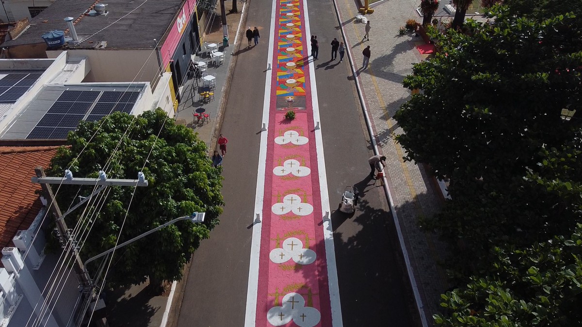 Solenidade de Corpus Christi conta com bênção a motociclistas, missas e quermesse, em Piquerobi