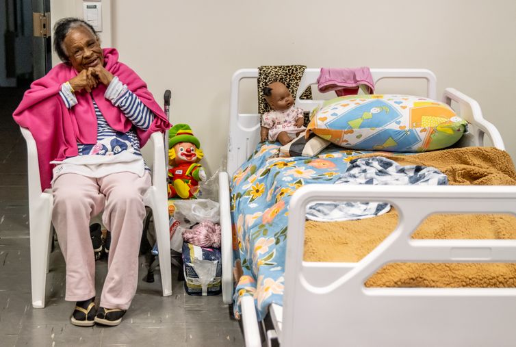 Porto Alegre (RS), 22/05/2024 – CHUVAS/ RS - ABRIGO PARA IDOSOS - Entidades da sociedade civil, criam abrigo somente para Idosos em situação de vulnerabilidade, que foram atingidos pelas enchentes em Porto Alegre em Porto Alegre. Foto: Rafa Neddermeyer/Agência Brasil