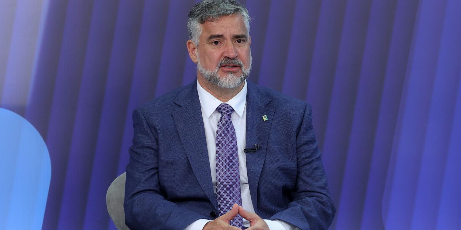 Não vai ter limite orçamentário para ajudar o RS, diz ministro