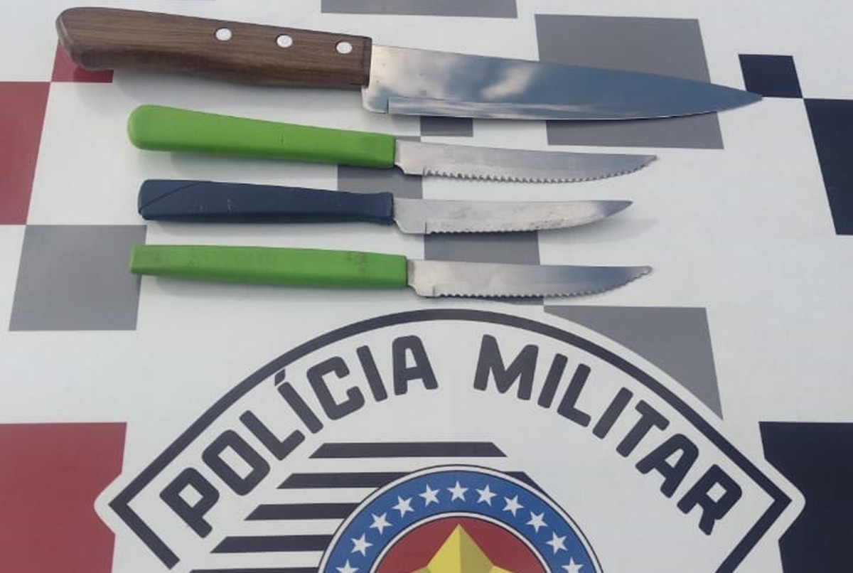 Homem armado com quatro facas é detido após ameaçar funcionária da Assistência Social, em Lucélia