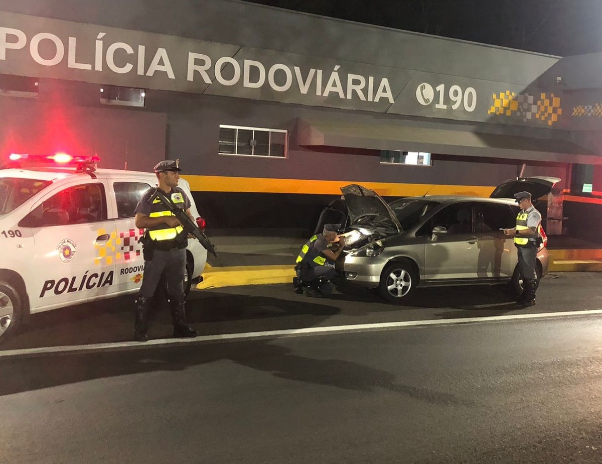 Sem chaves e com 'ligação direta', homem é preso por receptação de carro na Rodovia Raposo Tavares, em Presidente Prudente