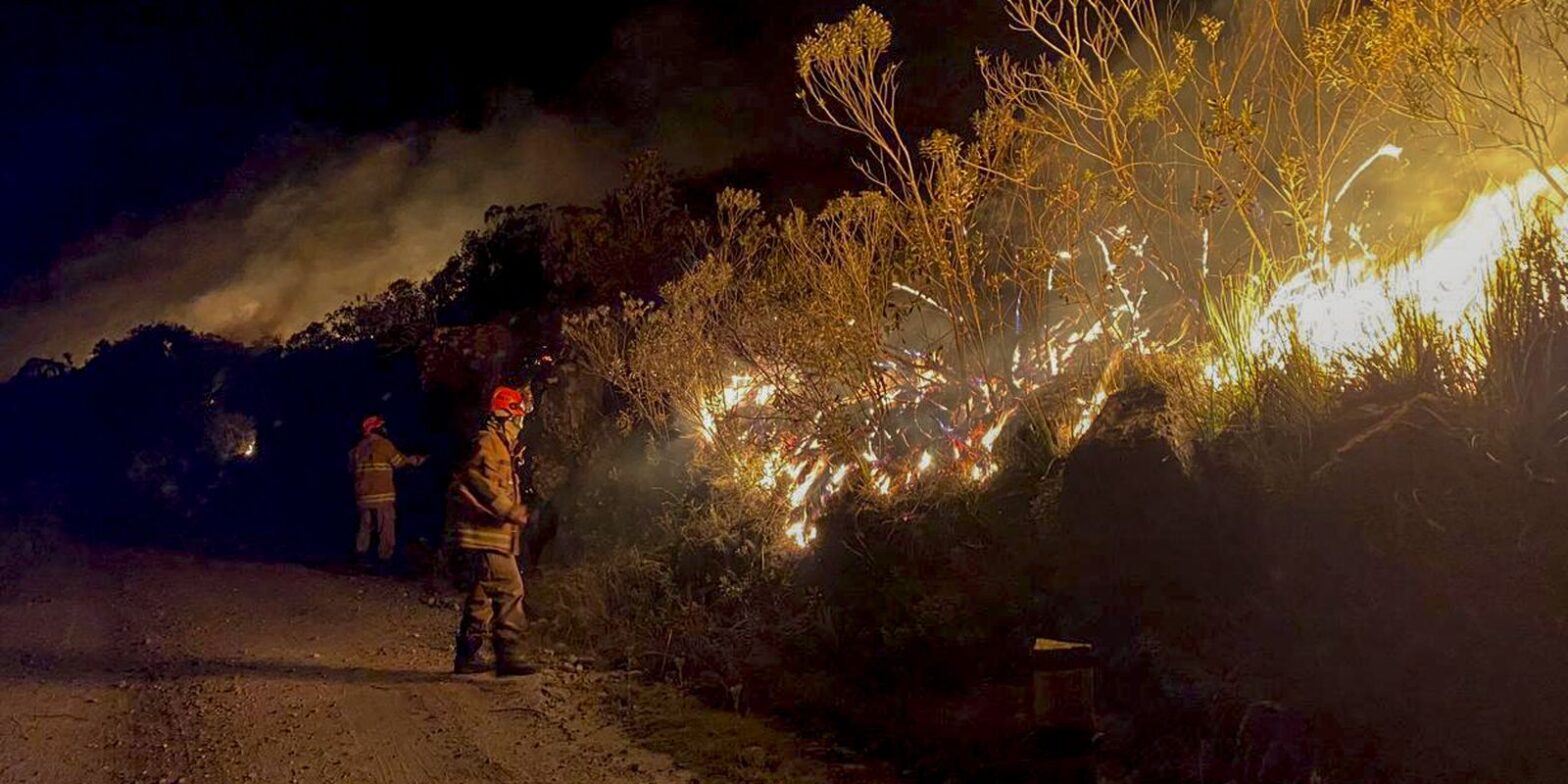 Combate ao fogo no Parque de Itatiaia continua, sem previsão de fim