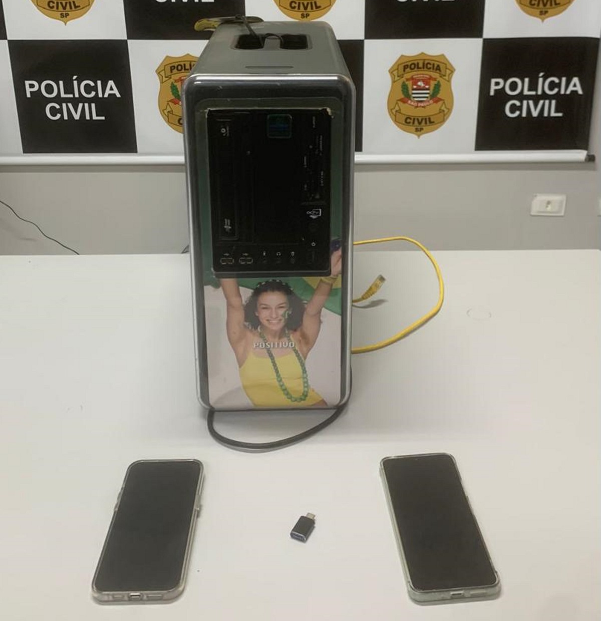 Polícia Civil apreende computador e celulares suspeitos de armazenar pornografia de adolescentes, em Teodoro Sampaio