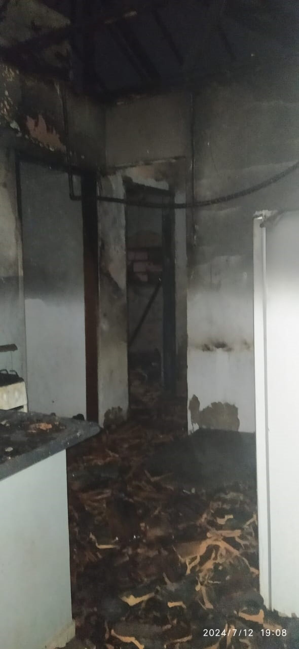 Defesa Civil interdita residência atingida por incêndio na Vila Formosa, em Presidente Prudente