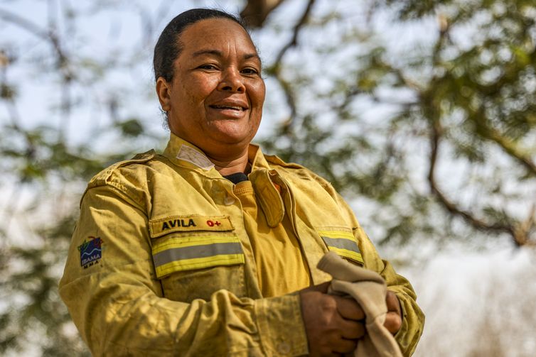 Marcelo Camargo/Agência Brasil Corumbá (MS), 01/07/2024 - Débora Ávila, a única mulher brigadista do Prevfogo/Ibama em Corumbá. Débora ingressou no Prevfogo após a morte do filho de 5 meses em decorrência de complicações respirátorias causadas pela fumaça dos incêndios ocorridos em 2020 no Pantanal. Foto: Marcelo Camargo/Agência Brasil