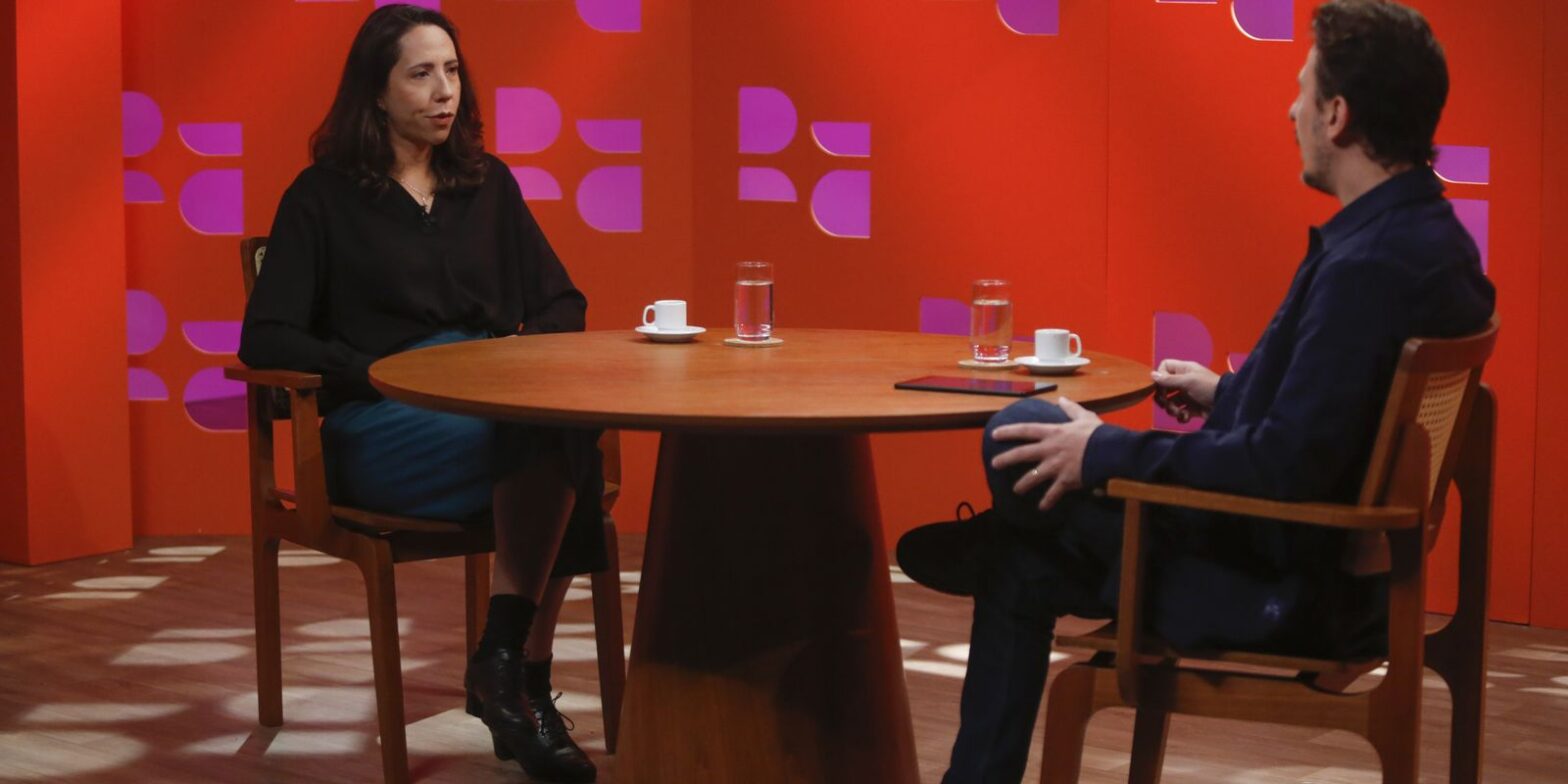 DR com Demori, da TV Brasil, recebe a economista Laura Carvalho