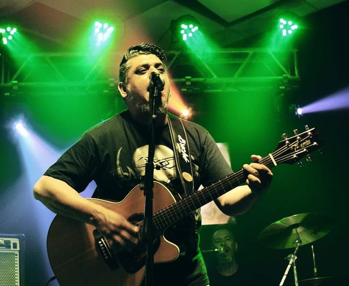 Da plateia aos palcos: Roqueiro prudentino revela experiência de assumir os vocais de grupo com antiga formação de O Surto | Presidente Prudente e Região