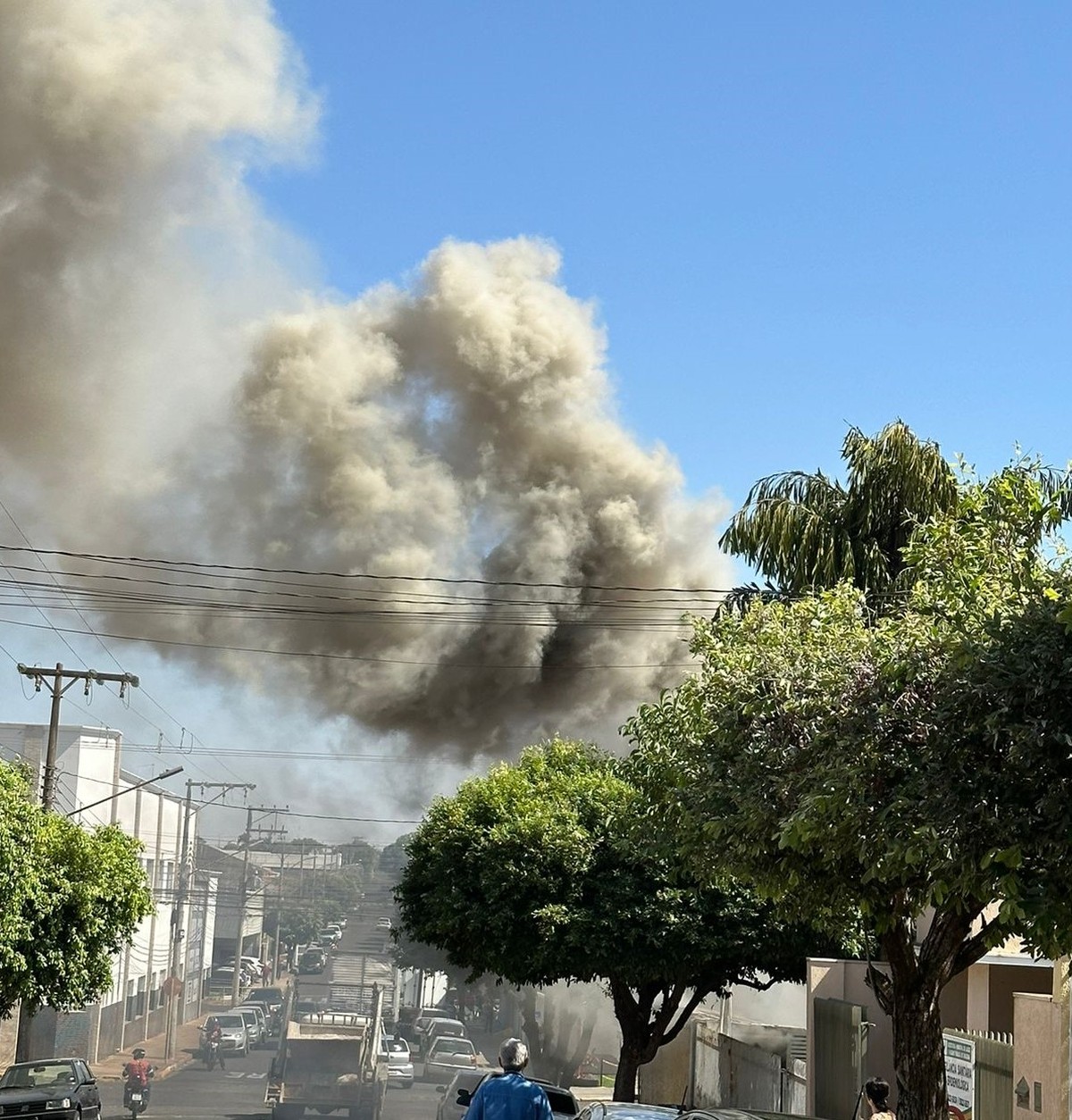 Incêndio causa estragos em cozinha de restaurante e churrascaria em Dracena