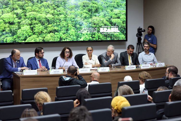 Brasília, (DF), 07.08.2024 - As ministras Marina Silva (Ministério do Meio Ambiente) e Luciana Santos (Ministério da Ciência, Tecnologia e Inovações) durante divulgação dos dados de alertas de desmatamento do sistema Deter, do Inpe, na Amazônia e no Cerrado de agosto de 2023 a julho de 2024. Foto: Valter Campanato/Agência Brasil