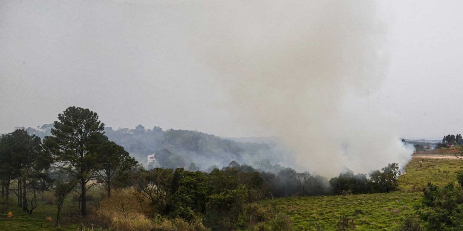 Com 46 cidades em alerta, SP reforça ações para combate aos incêndios