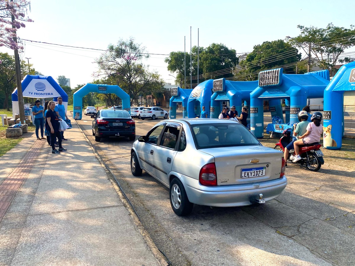 Drive-thru do ‘Mania de Cão’ agita tutores e pets no Parque do Povo, em Presidente Prudente | Presidente Prudente e Região