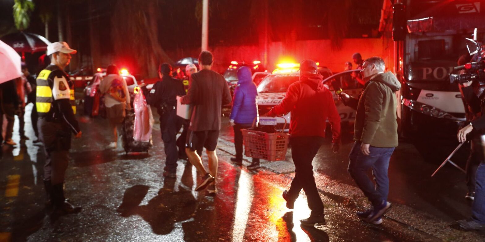 Governo paulista informa que 21 corpos foram retirados da aeronave