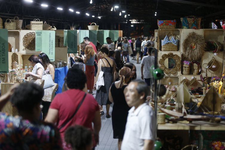 São Paulo (SP)  13/09/2024 Festival da tradicional cultura paulistana, REVELANDO SP acontece no Parque da Água Branca com a participação de 88 municipios com stands de artesanato e culinária.

Foto: Paulo Pinto/Agencia Brasil