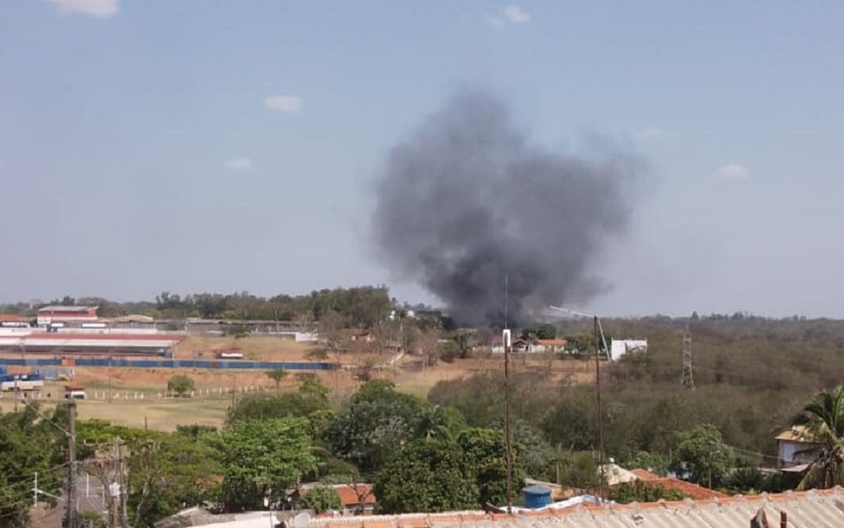 Incêndio danifica antiga base da Polícia Militar Ambiental em Presidente Prudente