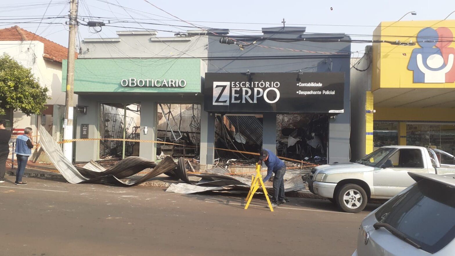 Incêndio atinge escritório, estabelecimento comercial e casa de idoso, em Tupi Paulista