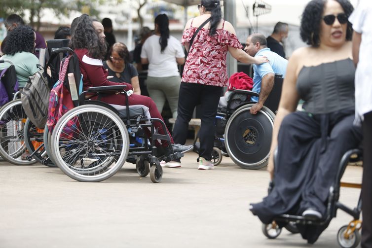 São Paulo (SP), 21/09/2024 -  Praça Roosevelt recebe a  segunda edição da Parada PCD, que celebra a diversidade, a inclusão e o orgulho de ser PCD. A parada acontece no Dia Nacional de Luta da Pessoa com Deficiência.  Foto: Paulo Pinto/Agência Brasil