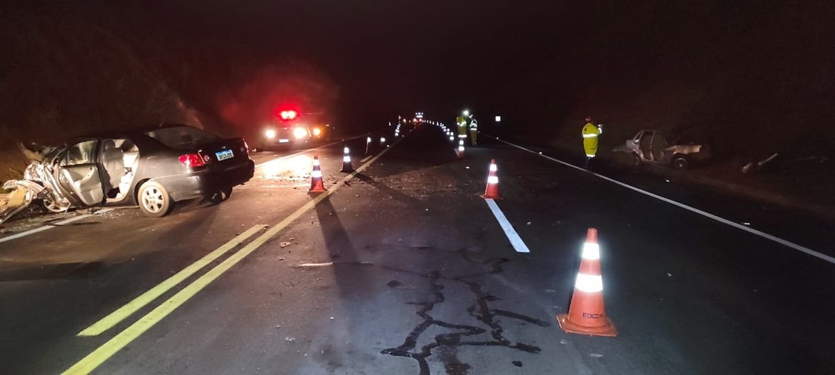 Acidente entre carros mata quatro pessoas e deixa duas gravemente feridas, em Osvaldo Cruz | Presidente Prudente e Região