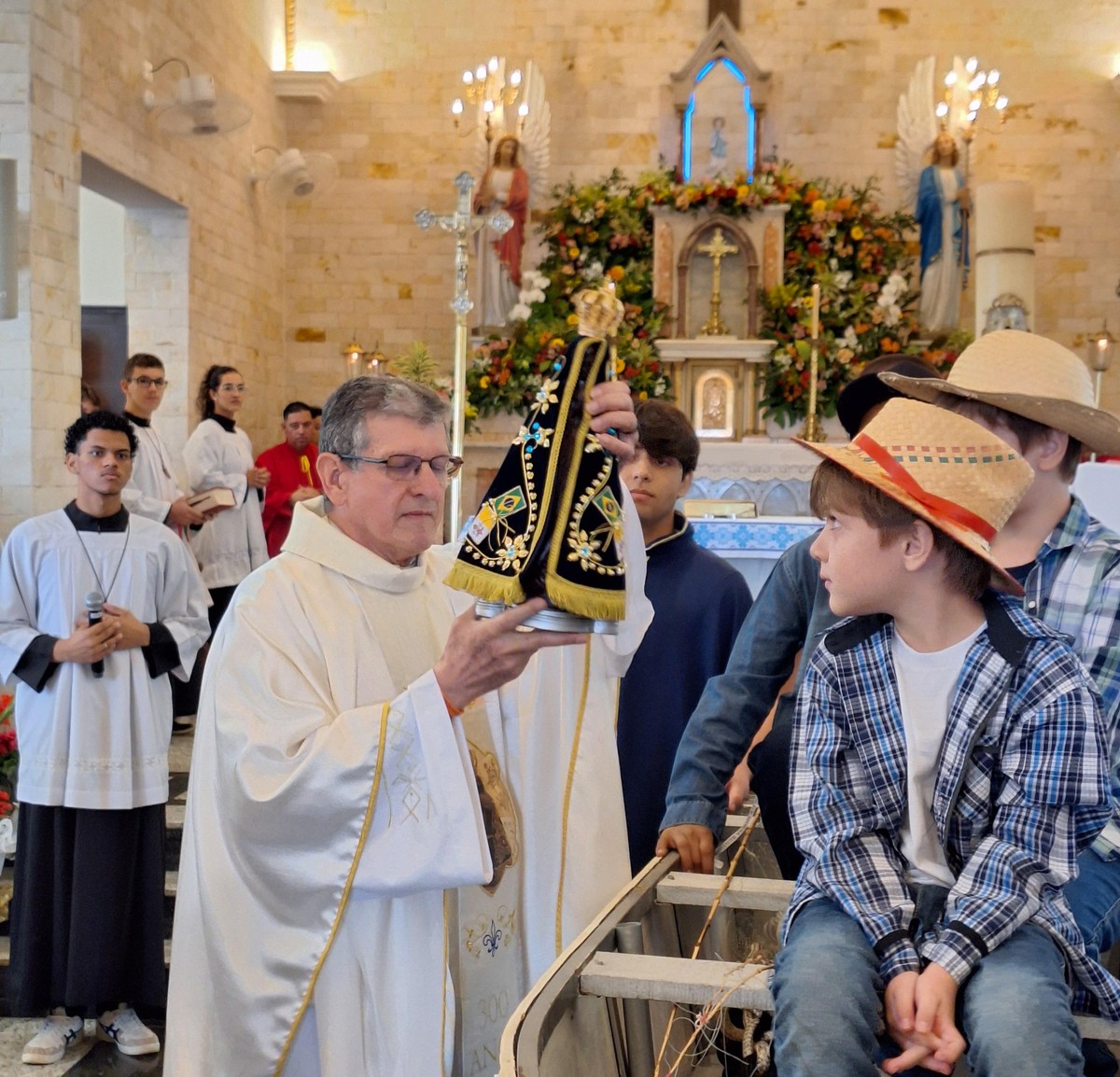 Devotos celebram Dia de Nossa Senhora Aparecida, a Padroeira do Brasil, em Presidente Prudente; veja fotos | Presidente Prudente e Região