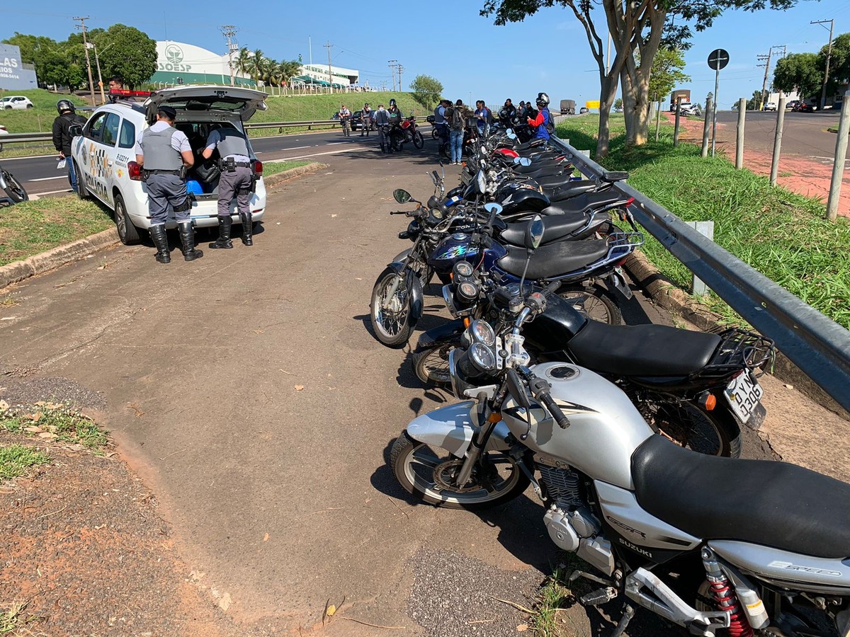 Operação Hércules faz 138 autuações de trânsito a motociclistas durante fiscalização na Rodovia Raposo Tavares | Presidente Prudente e Região