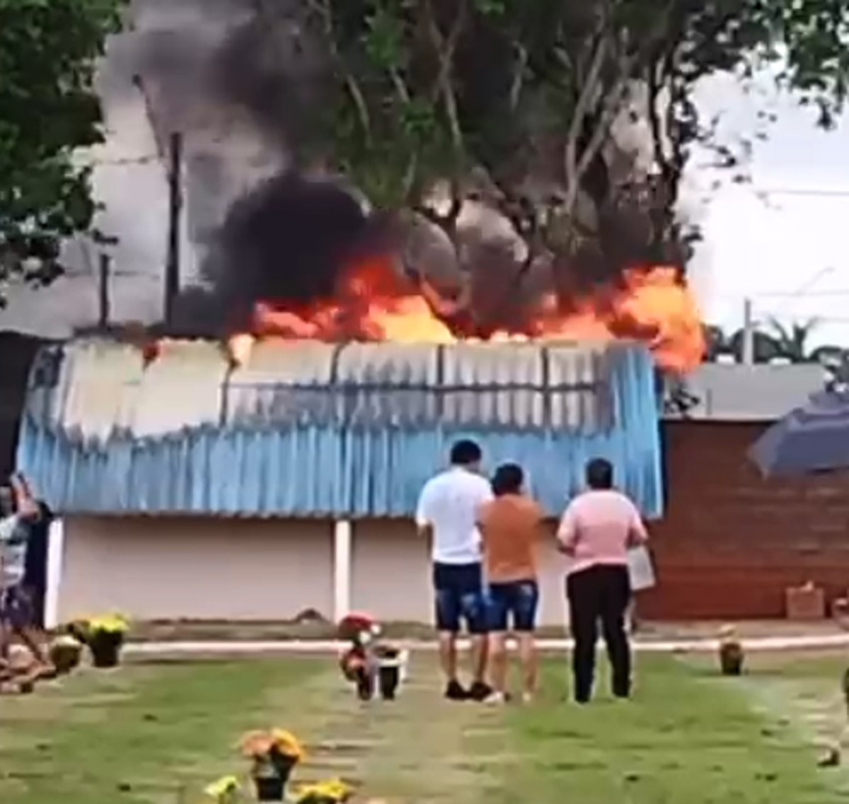 No Dia de Finados, incêndio atinge velário no Cemitério Municipal Campal, em Presidente Prudente