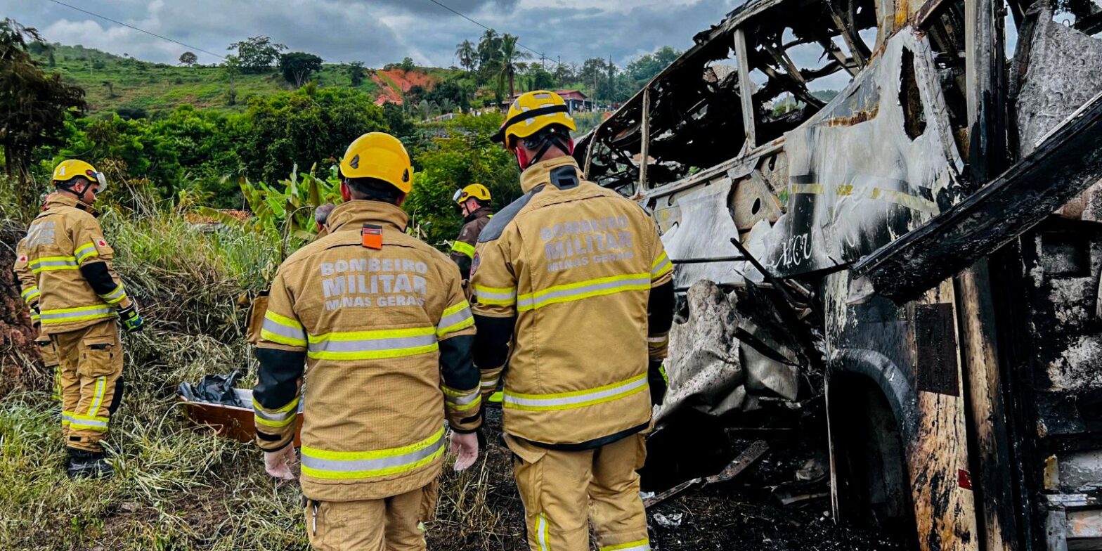 Polícia identifica 26 das 41 vítimas do acidente em Teófilo Otoni