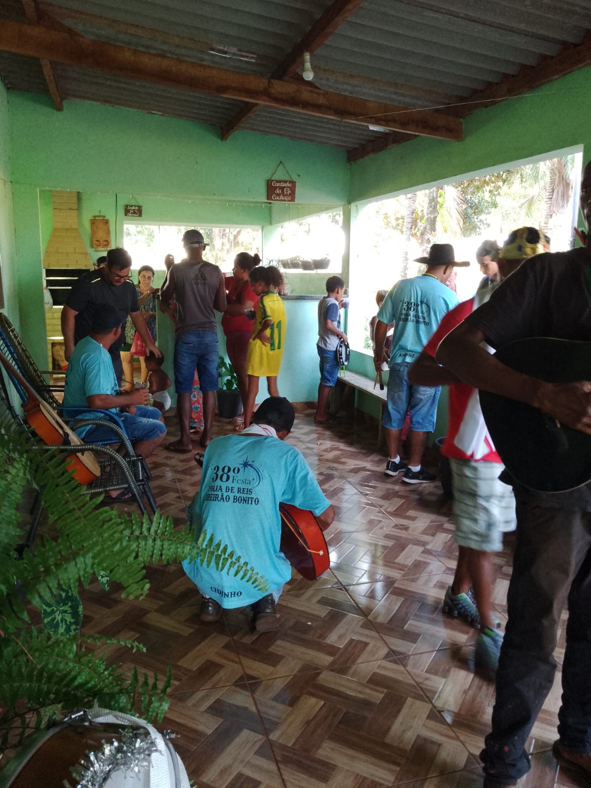 Ao resgatar tradição da visita dos três magos ao nascimento de Jesus, assentamento rural celebra Folia de Reis em Teodoro Sampaio | Presidente Prudente e Região