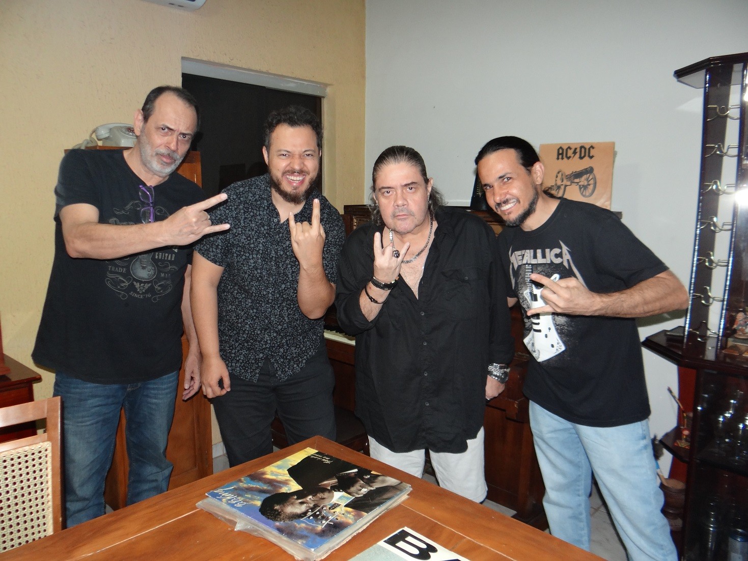 Com clássicos do rock, banda Time Machine realiza show gratuito em Presidente Prudente