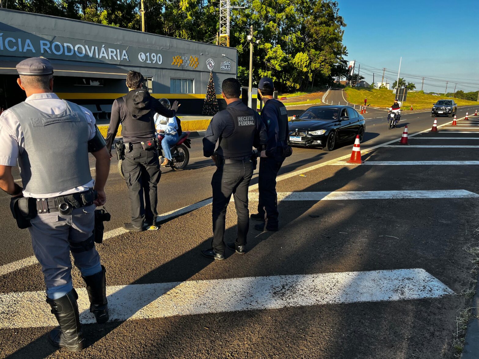 Operação apreende R$ 190 mil em mercadorias estrangeiras sem documentação na Rodovia Raposo Tavares, em Presidente Prudente