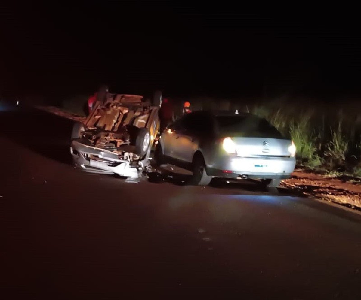 Motociclista morre após colidir com cavalo na Rodovia Arlindo Béttio, em Rosana