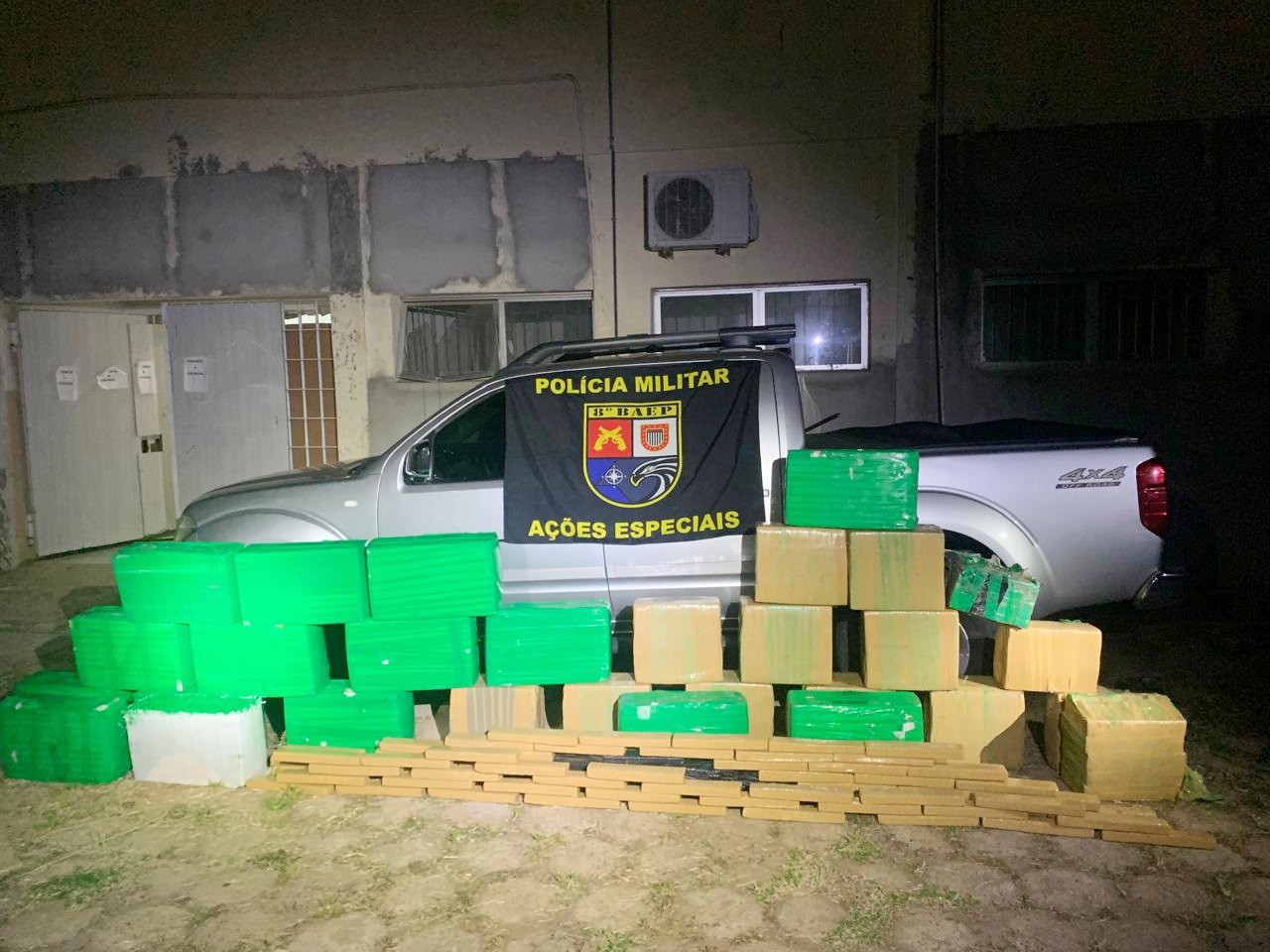 Com mais 750kg de maconha em caminhonete, dupla entra em confronto com a Polícia Militar, mas acaba presa em Pirapozinho | Presidente Prudente e Região