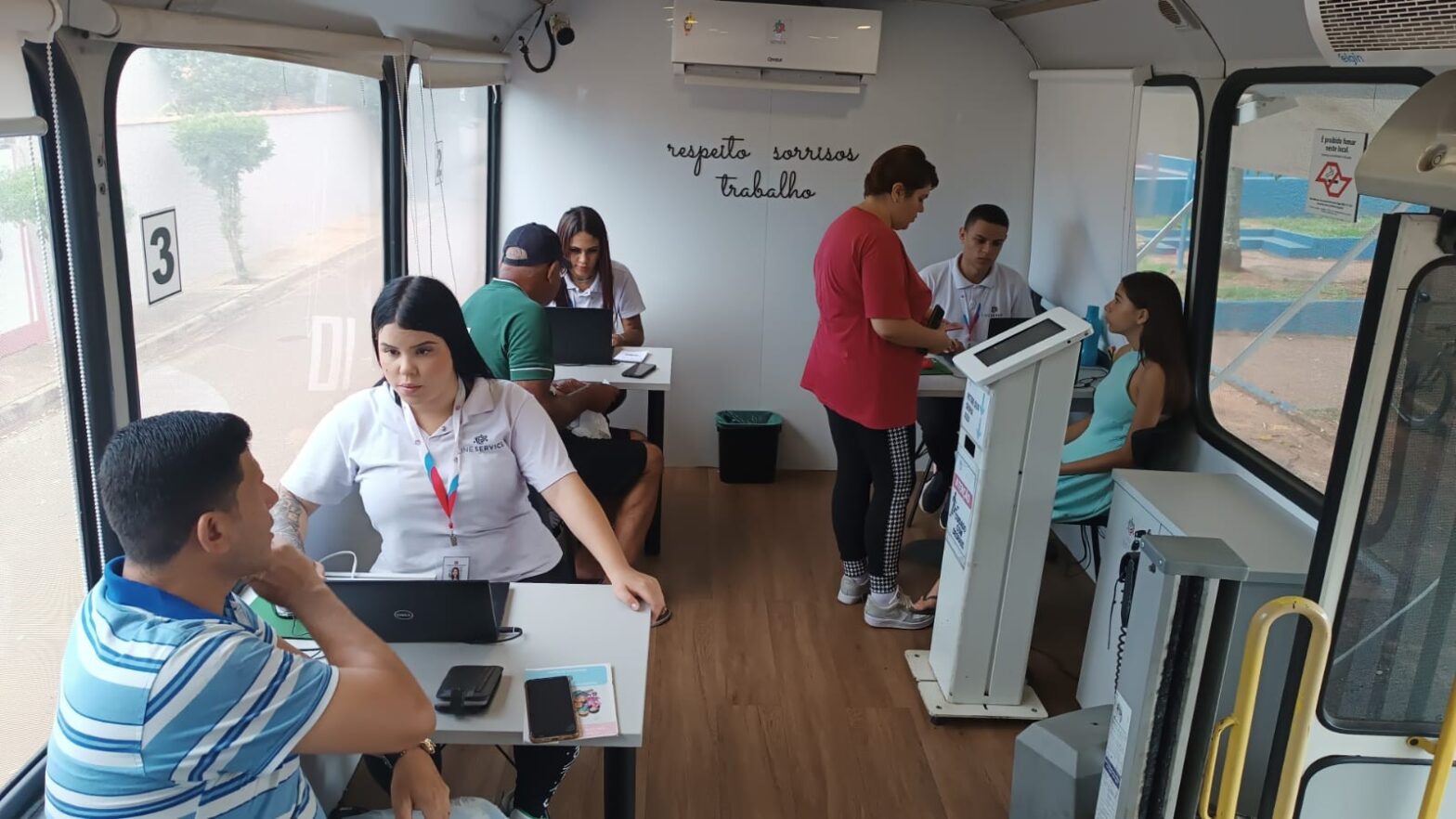 Projeto Cidadania Itinerante oferece serviços gratuitos de documentação em Emilianópolis e Santo Expedito