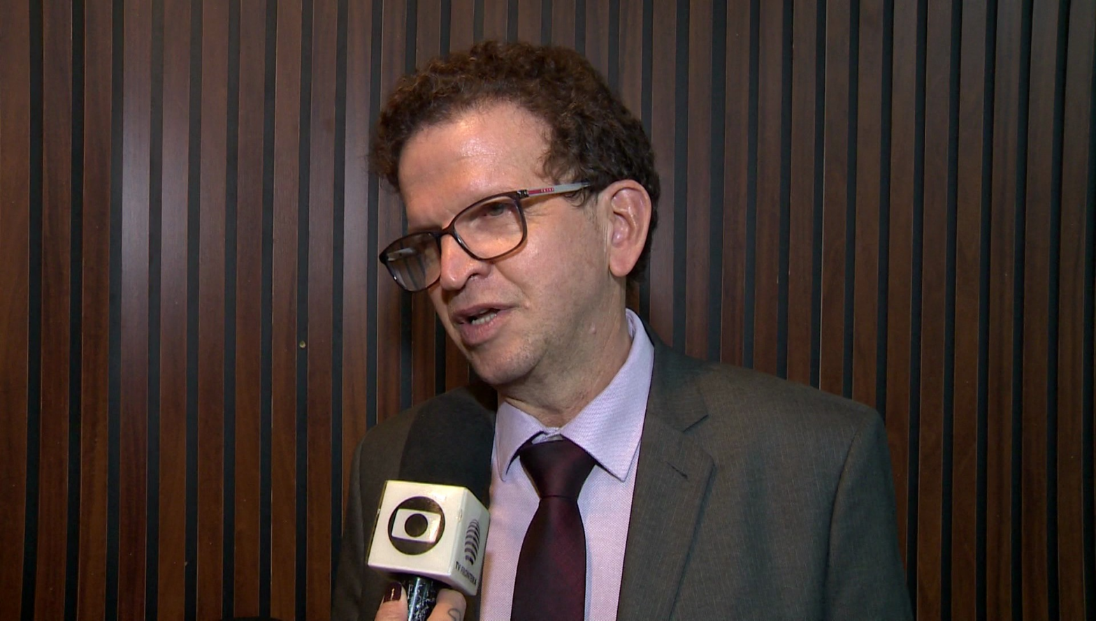 Promotor de Justiça morador de Presidente Prudente publica artigos em livro internacional sobre direitos das mulheres | Presidente Prudente e Região