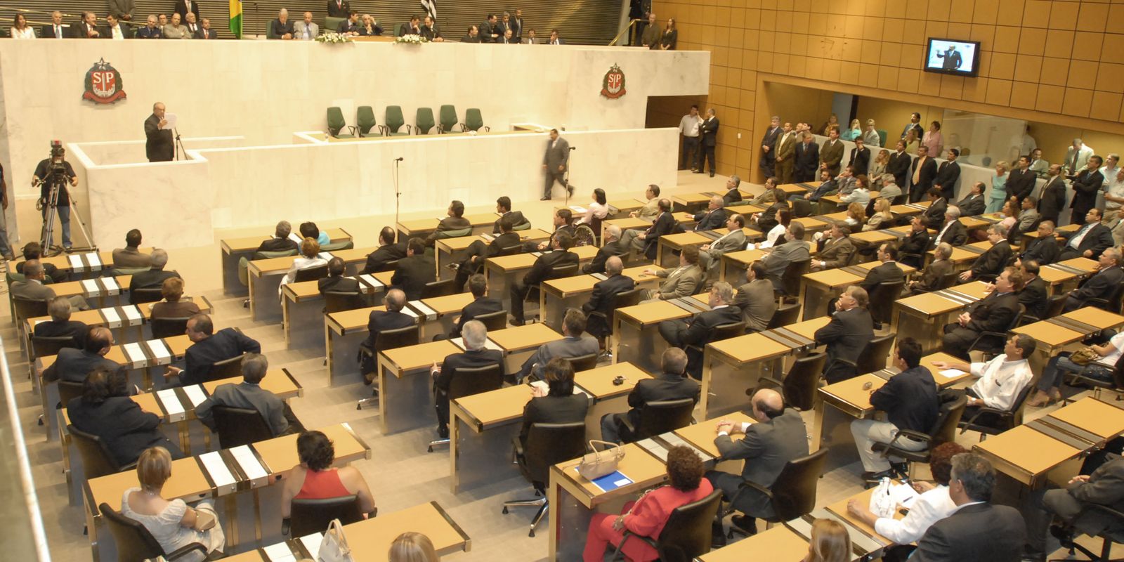 Deic vai investigar ameaças de morte a deputadas estaduais de SP