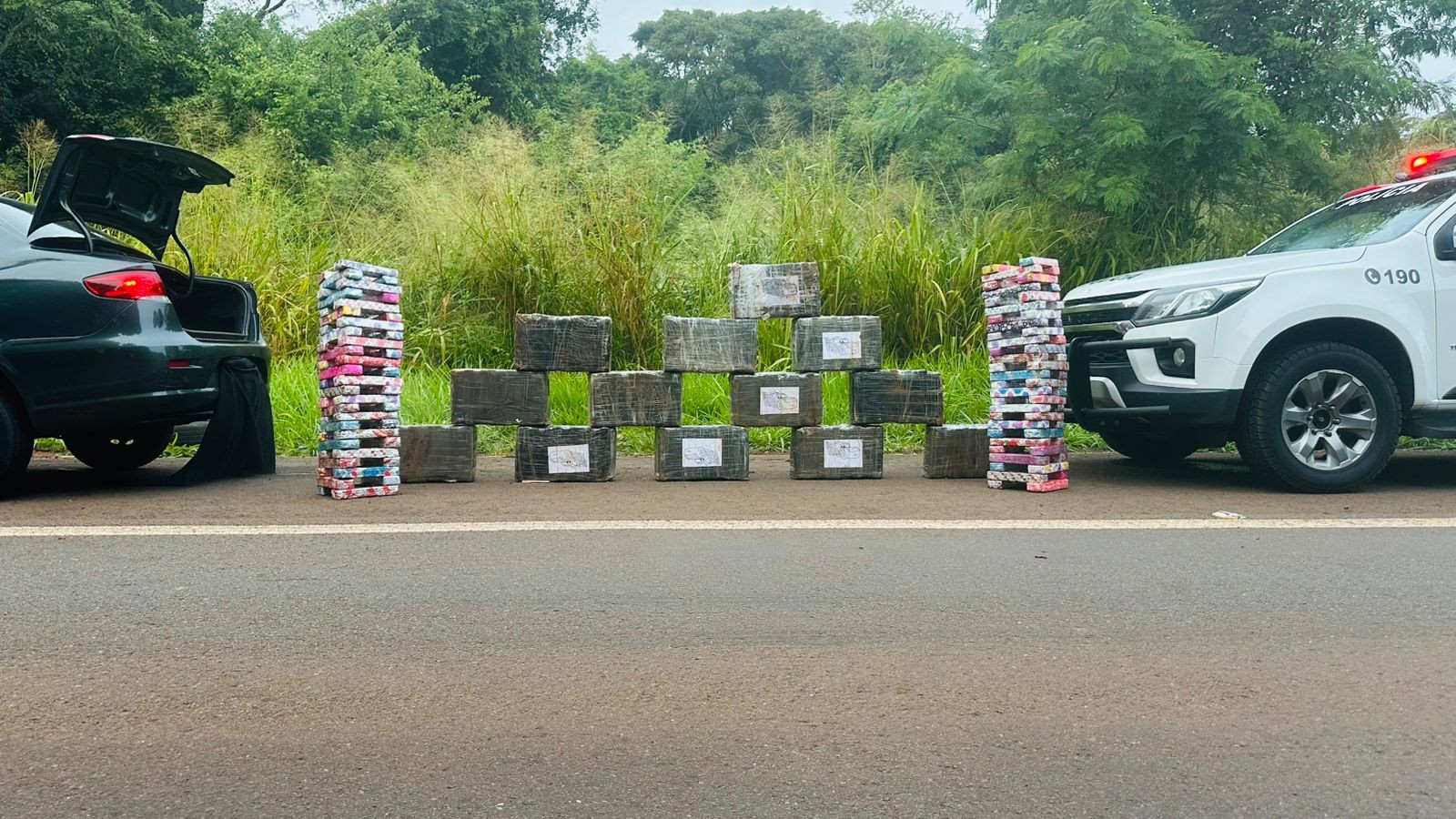 Homem é preso ao transportar 291kg de maconha em porta-malas na Rodovia Rodolfo Ribeiro de Castro, em Taciba | Presidente Prudente e Região
